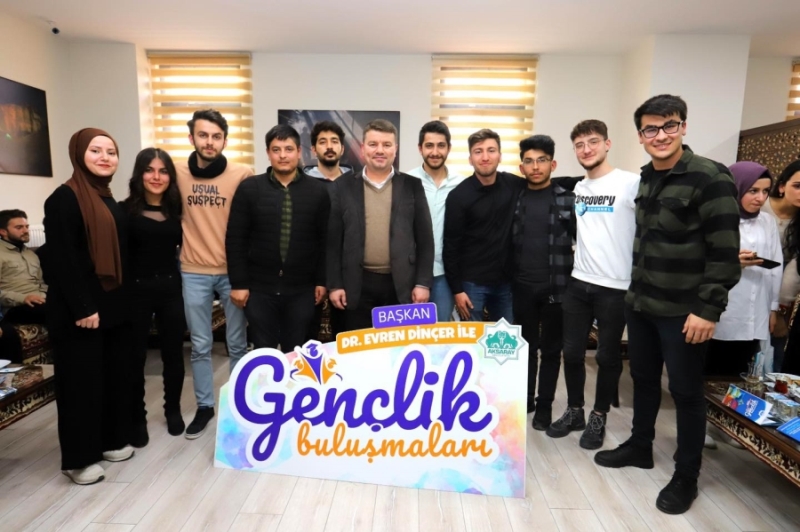 İDEATHON YARIŞMASININ KAZANANLARI GENÇLİK BULUŞMASINDA ÖDÜLLENDİRİLDİ