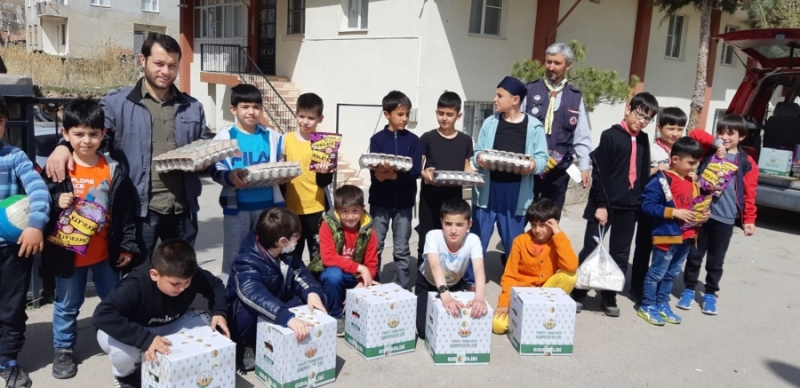 AKÇED İZCİLERİ YARDIMLAŞIYOR