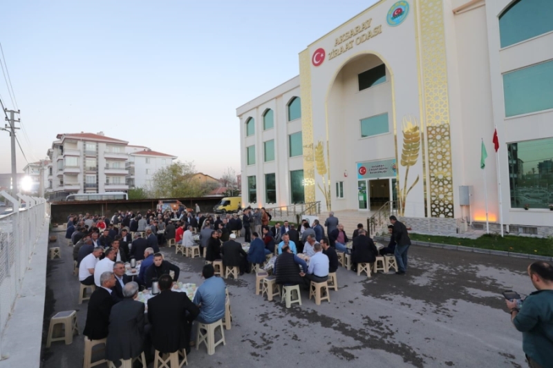 Aksaray Köy ve Mahalle Muhtarlarına STK lardan İftar Yemeği 
