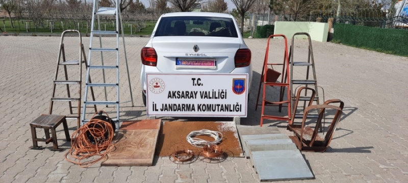 Fabrika bahçesinden çaldığı malzemeler ile yakalanan hırsız gözaltına alındı