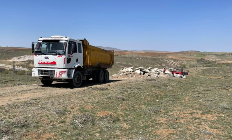 Jandarma  Çevreye Gelişigüzel  Moloz Dökenlere Göz Açtırmıyor 