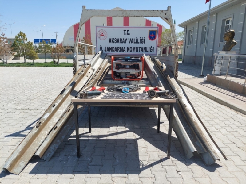 Aksaray Konya Karayolundaki  Bariyerleri Kesen 2 Hırsız Yakalandı