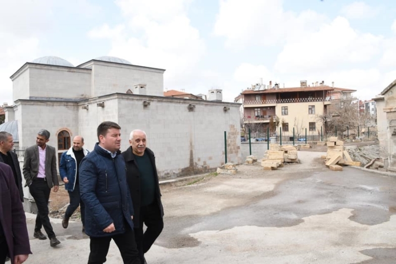 Belediye Başkanı Dr. Evren Dinçer Melik Mahmut Gazi Hangah’ında İncelemelerde Bulundu