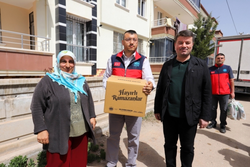 Başkan Dinçer, on bir ayın sultanı Ramazan-ı Şerif’te vatandaşlarla buluşuyor.