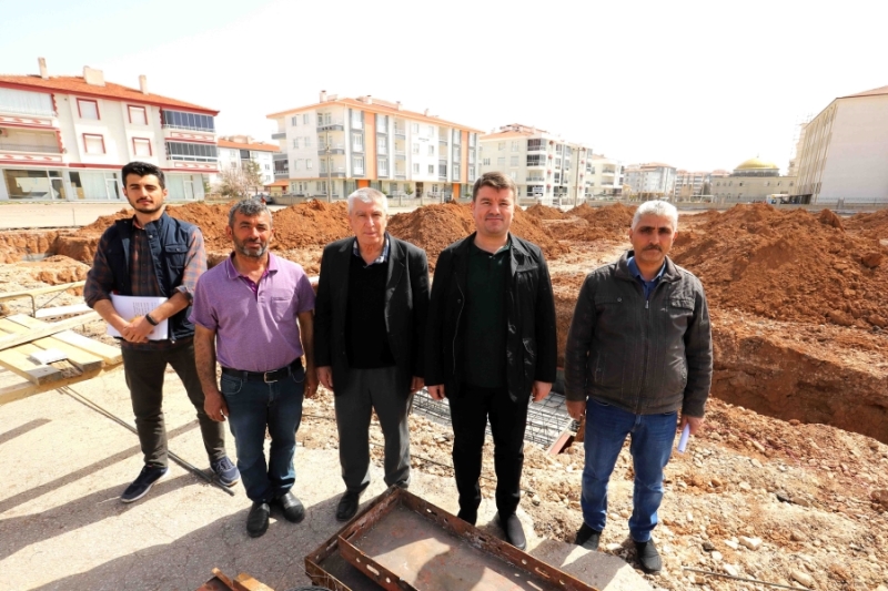 BELEDİYE BAŞKANI DİNÇER, CUMA PAZARI ALANINI İNCELEDİ