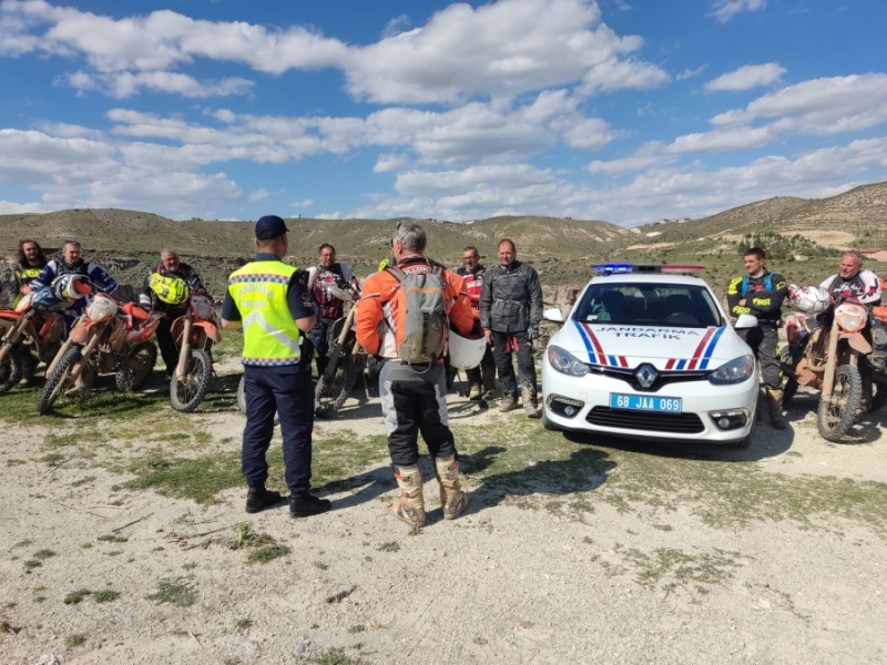 Aksaray jandarması motosiklet denetimlerini sürdürüyor