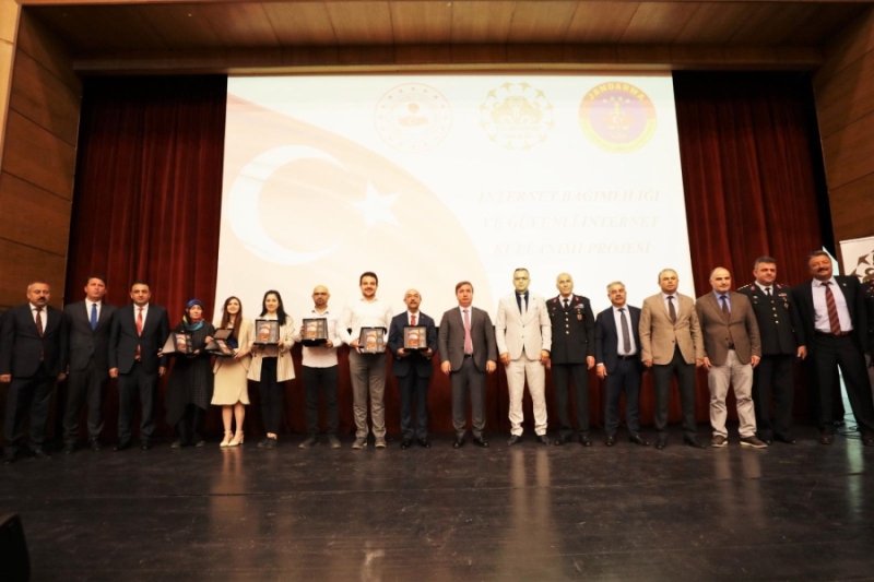 İnternet Bağımlılığı ve Güvenli İnternet Kullanımı Projesi