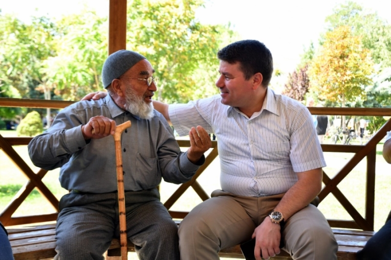 Belediye Başkanı Dr. Evren Dinçer’in Babalar Günü Mesajı