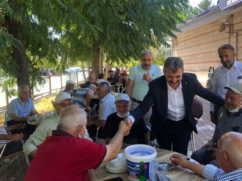 Hüseyin Altınsoy, esnaf ve vatandaşları ziyaret edip, emekliler dinlenme evinde hemşerileri ile bir araya geldi