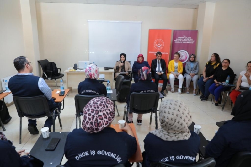 Aksaray Organize Sanayi Bölgesinde çalışanlara yönelik farkındalık etkinliği düzenlendi. 