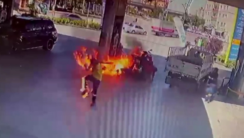 Benzin istasyonunda  ATV alev topuna döndü 