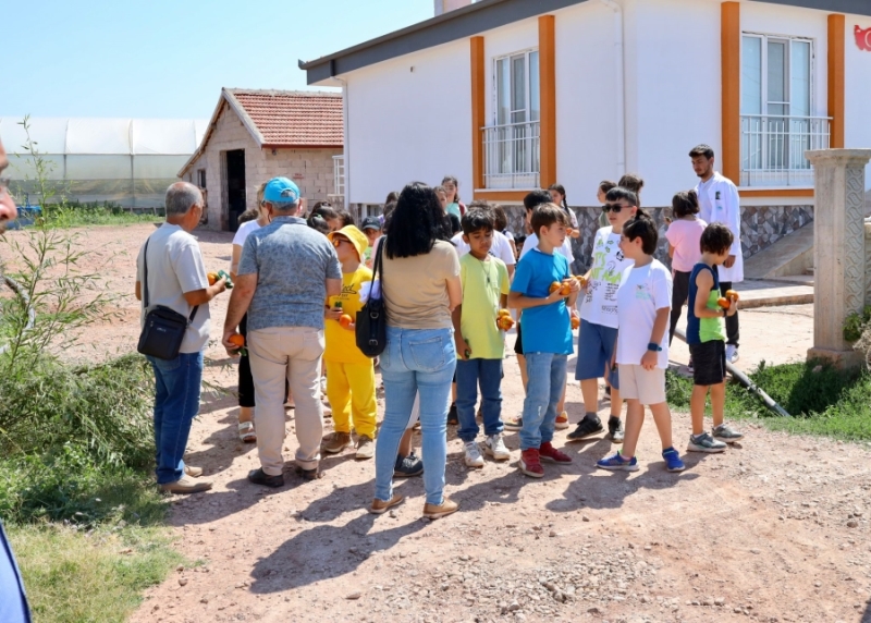 TARIM VE DOĞA GÜNÜ ETKİNLİĞİNİ ÇOCUKLAR MERAKLI GÖZLERLE TAKİP ETTİ