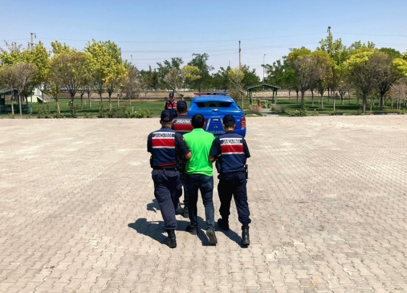 Aksaray jandarması uyuşturucu taciri ve imalatçısı bir kişiyi yakaladı 