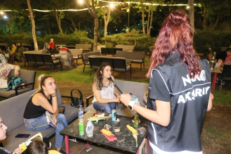 En İyi Narkotik Anne Projesi Kapsamında Anne ve Anne Adaylarına Broşür Dağıtıldı