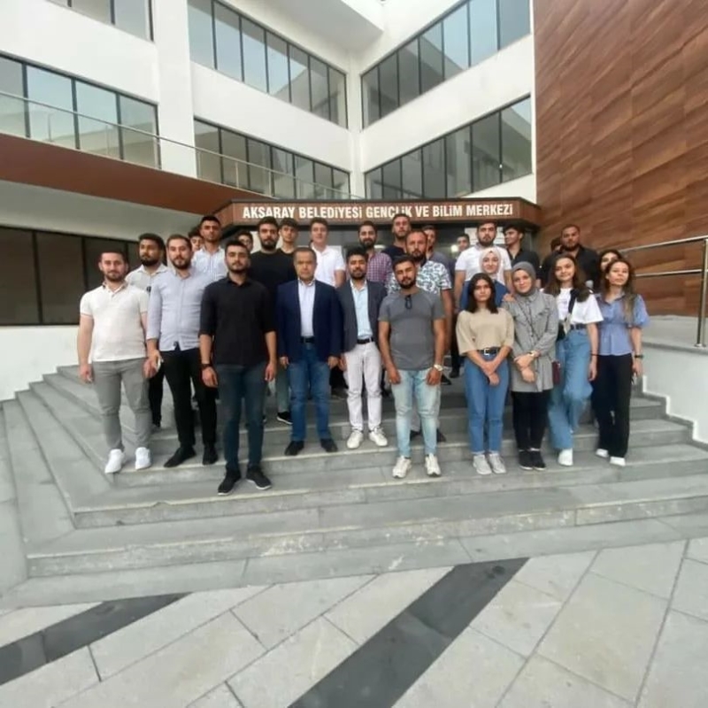 MİLLETVEKİLİ AYDOĞDU, “ÇAY SİZDEN, SOHBET BİZDEN” PROGRAMIYLA GENÇLERLE BULUŞTU