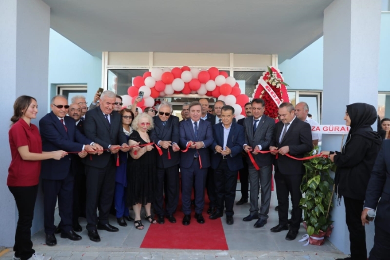 Aksaray’da hayırsever iş insanı tarafından yaptırılan lise binası törenle açıldı