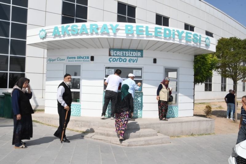 ÇORBA EVLERİNDE VATANDAŞLARA GÜNÜN İLK SOSYAL HİZMETİ SUNULUYOR