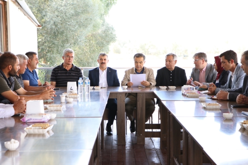 MİLLETVEKİLİ CENGİZ AYDOĞDU KÖY MUHTARLARI İLE İSTİŞARE TOPLANTISI YAPTI