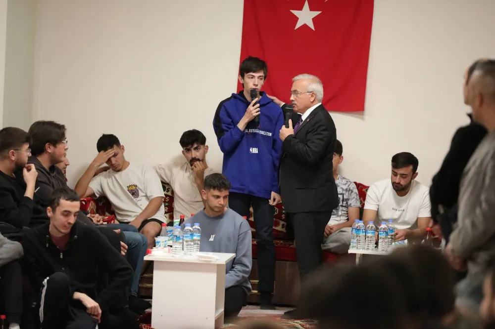 AKSARAY Valisi Kumbuzoğlu’ndan Üniversite öğrenci yurduna ziyaret