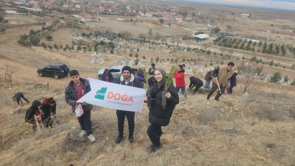 YEŞİL DOĞA DERNEĞİ ÇEVRECİ ÇOCUKLARLA GELECEK İÇİN FİDAN DİKTİ
