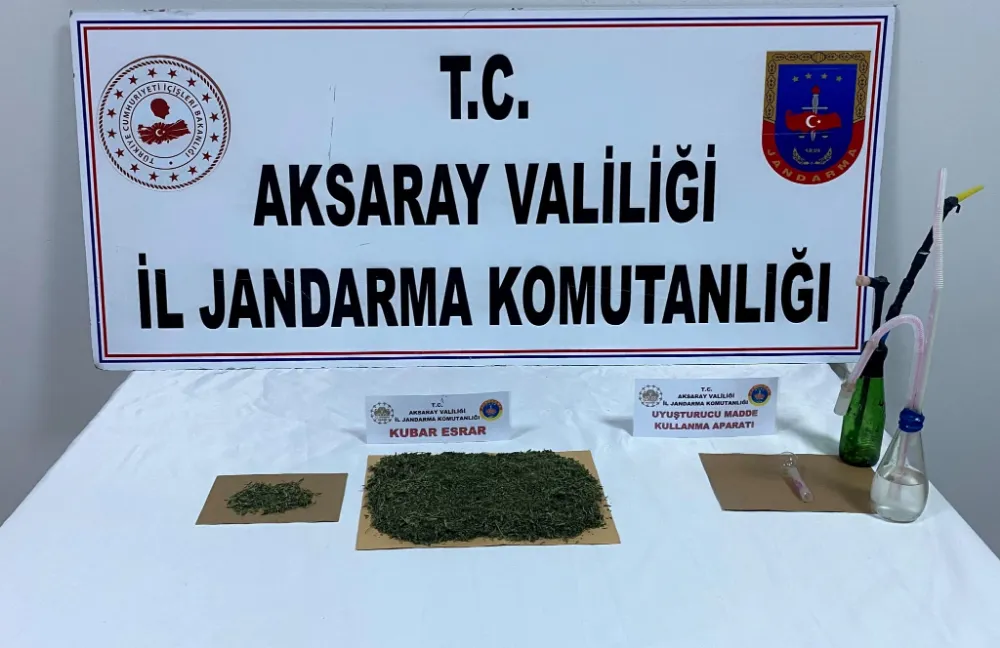 JANDARMA ORTAKÖY’DE UYUŞTURUCU SATICISINI YAKALADI!