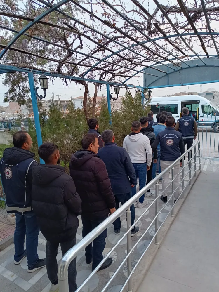 AKSARAY’DA HUZURU BOZAN 9 YABANCI YAKALANARAK SINIRDIŞI EDİLDİ!