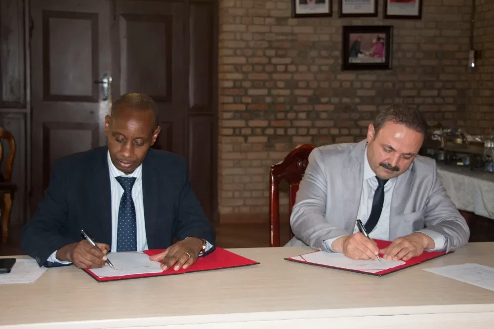 AKSARAY ÜNİVERSİTESİ UGANDA’DAN İKİ ÜNİVERSİTEYLE İŞ BİRLİĞİ PROTOKOLÜ İMZALADI