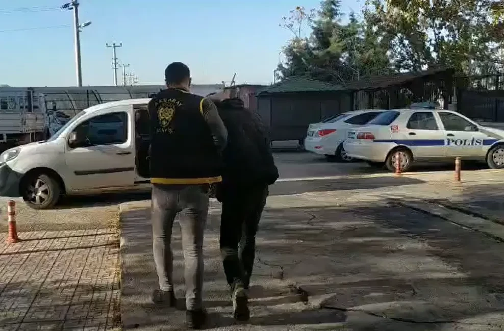 Aksaray’da Kablo Hırsızı Polisin Titiz Çalışmaları Sonucu Yakayı Ele Verdi