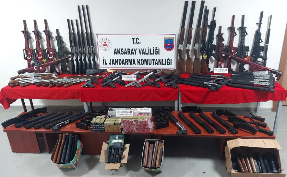  AKSARAY VE SULTANHANI JANDARMASI ONLARCA TÜFEK VE TABANCALA MÜHİMATINI YAKALADI!