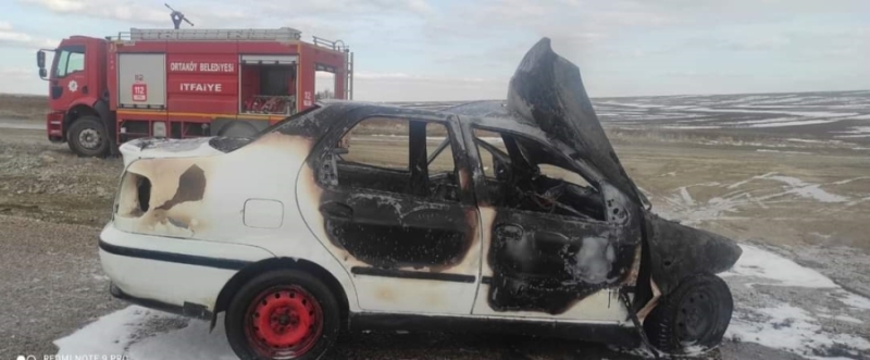 Aksaray’da 2 otomobil çarpıştı: 1’i ağır 2 yaralı