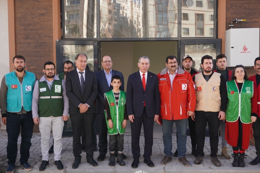 İKB’NİN TÜRKMEN KÖKENLİ BAKANI MARUF” YARDIM ETMEYE DEĞİL DESTEK OLMAYA GELDİK”