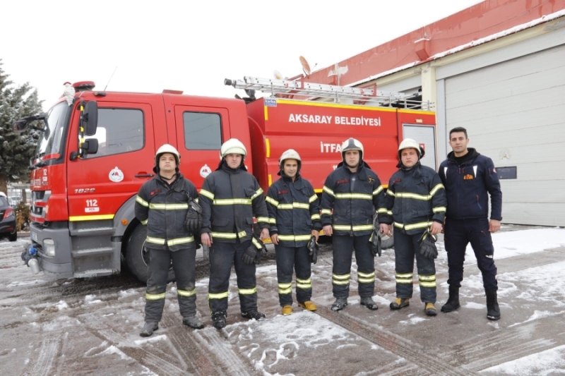 AKSARAY BELEDİYESİ İTFAİYE VE KURTARICI EKİPLERİ DEPREM BÖLGESİNE HAREKET ETTİ   