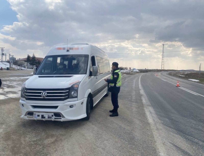 Aksaray Jandarması Okul ve İşçi Servislerini Denetledi