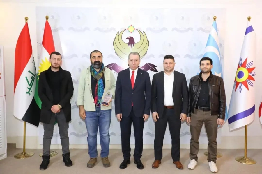 IKBY’Lİ TÜRKMEN BAKAN’DAN TİGAD TEMSİLCİSİNE PLAKET!!!