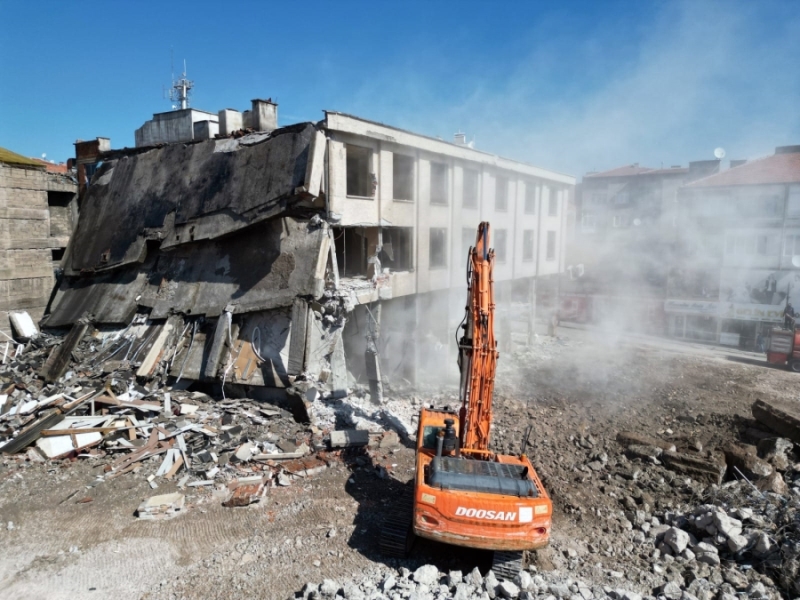 Hamidiye Kentsel Dönüşüm Alanında 75. Binanın Yıkımı Gerçekleştirildi