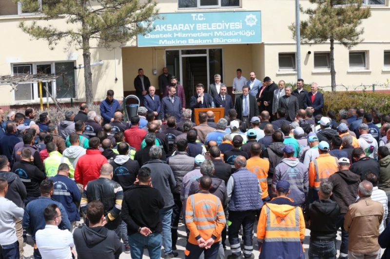 Belediye Başkanı Dinçer, Belediye Personelinin Bayramını Kutladı