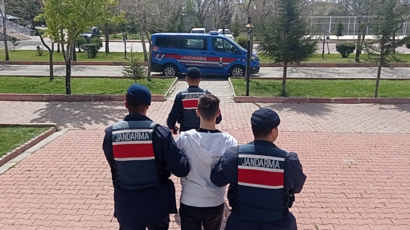 Aksaray’da Yağma Suçundan Aranan Hakkında 11 Yıl Hapis Cezası Bulunan Şahıs Yakalandı