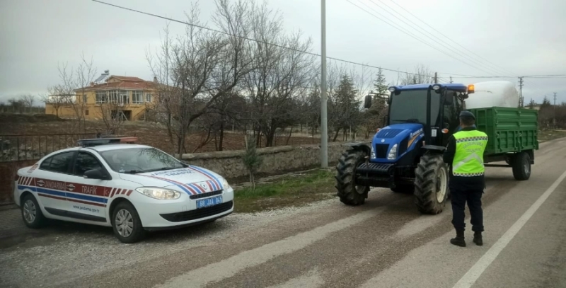 Aksaray’da Traktörler Kapsamlı Bir Şekilde Denetleniyor 