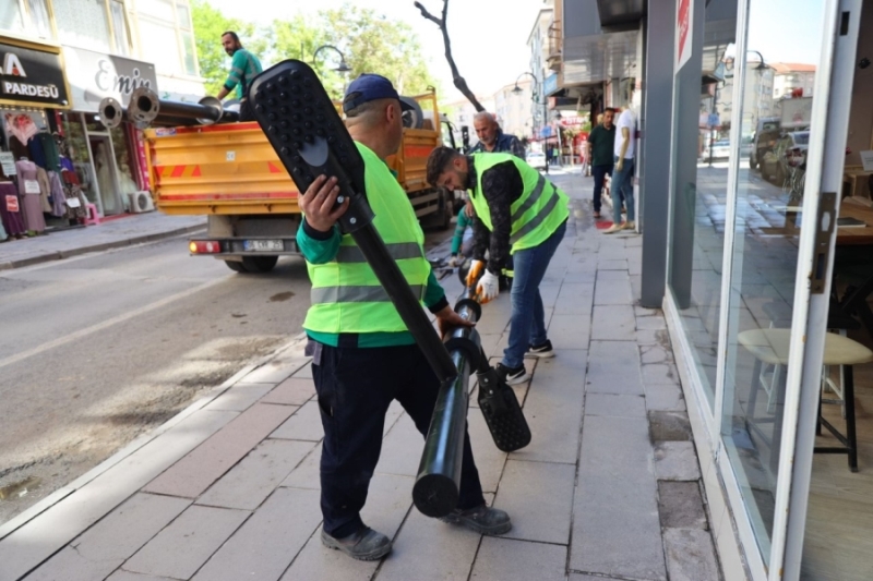 KALEALTI CADDESİ’NİN AYDINLATMALARI YENİLENİYOR