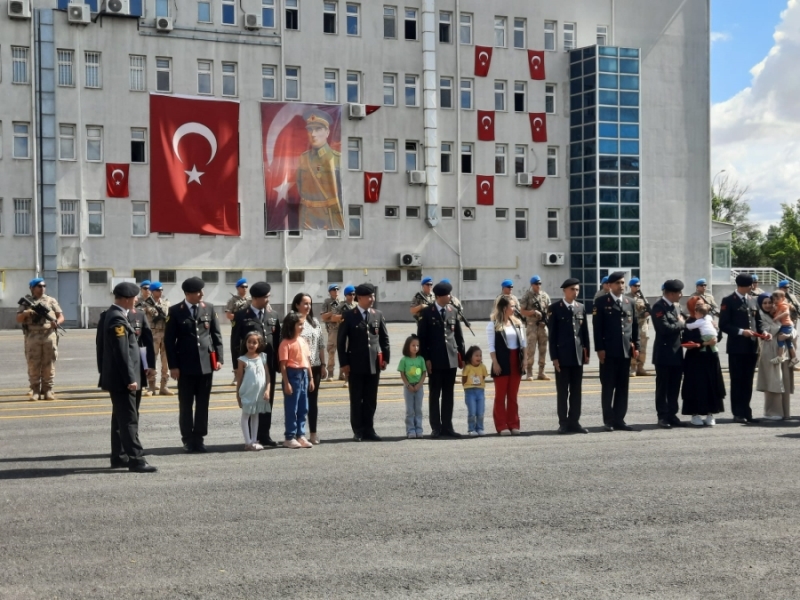 Aksaray Jandarma Komutanlığında farklı illere ataması yapılan personele veda programı düzenlendi