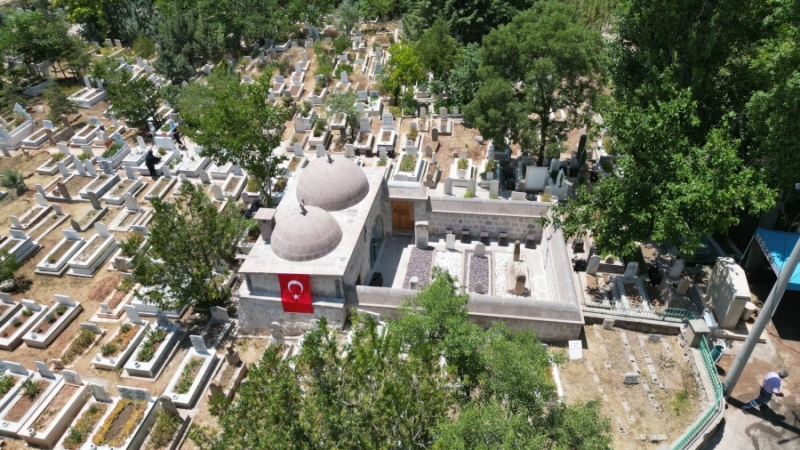RESTOREASYONU TAMAMLANAN ŞEYH HAMZA BABA TÜRBESİ DUALARLA AÇILDI