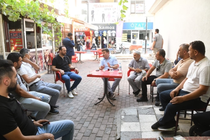BELEDİYE BAŞKANI DİNÇER ESNAFLARI DİNLEDİ
