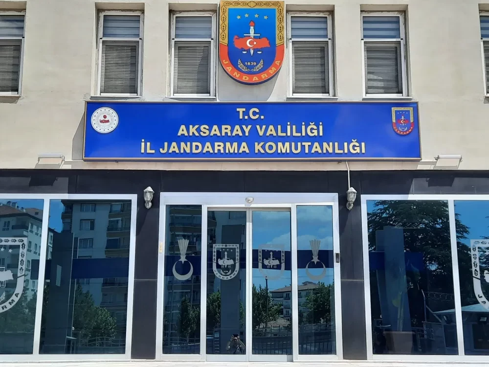 Aksaray’da Kesinleşmiş Hapis Cezası Bulunan ve Çeşitli Suçlardan Aranan 4 Kişi Yakalandı            