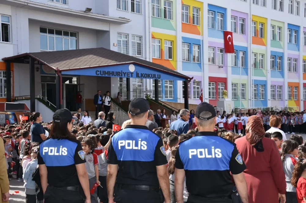 Aksaray ilçelerde 170 okul ve çevresi polisimiz tarafından denetlendi