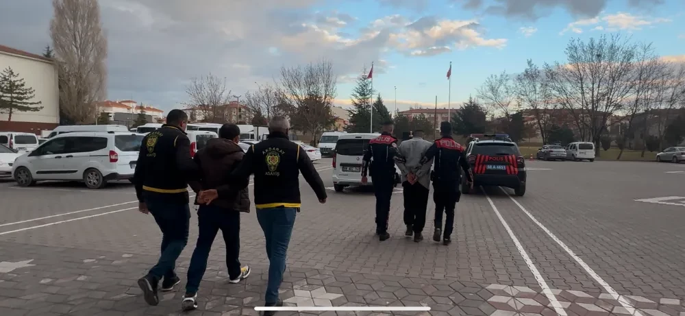 Aksaray’da  11 Yıl 3 Ay Kesinleşmiş Hapis Cezası Olan Şahıs, Bazanın Altında Saklanırken Yakalandı