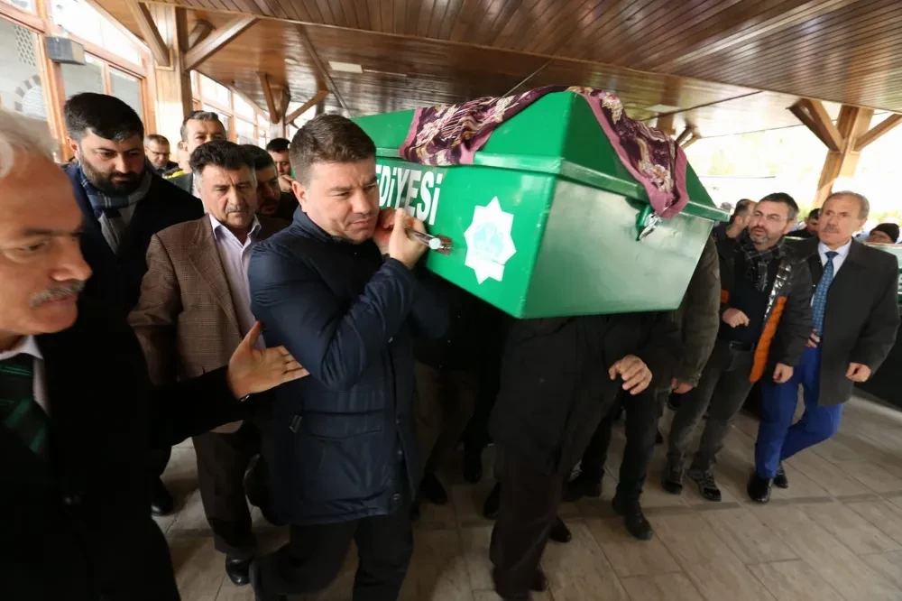 Aksaray Belediye Başkanı Dinçer’in  Halası Toprağa Verildi. 