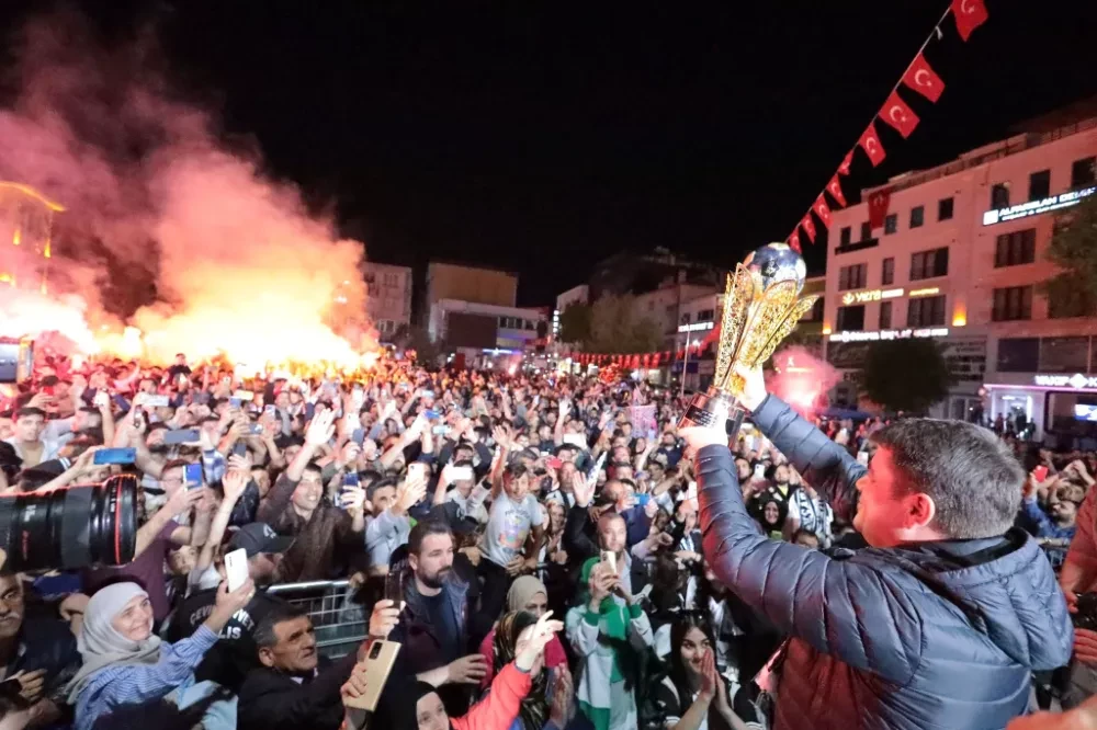 AKSARAYSPOR EVREN BAŞKAN DÖNEMİNDE BAŞARIDAN BAŞARIYA KOŞTU