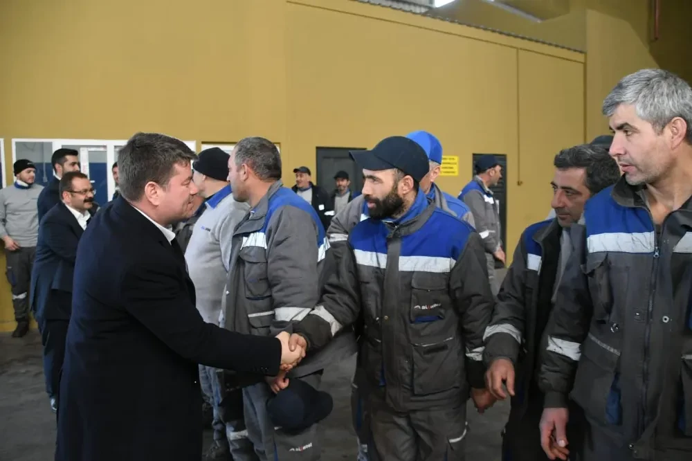 BELEDİYE BAŞKANI DR. EVREN DİNÇER OSB’DE İŞÇİ VE İŞVERENLE BİRARAYA GELDİ
