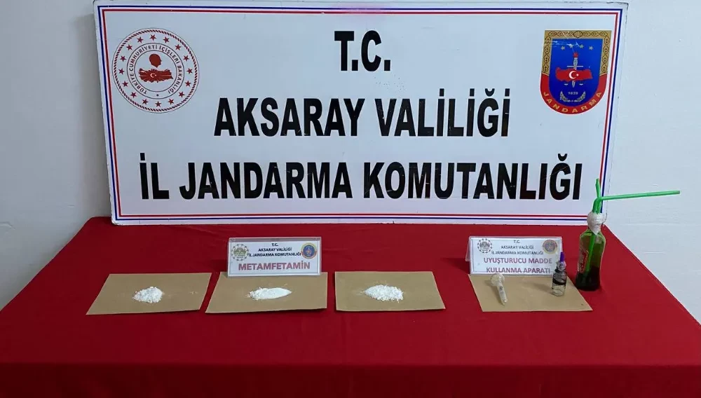 Aksaray da uyuşturucu kullanan ve ticaretini yapan 4 kişi yakalandı 