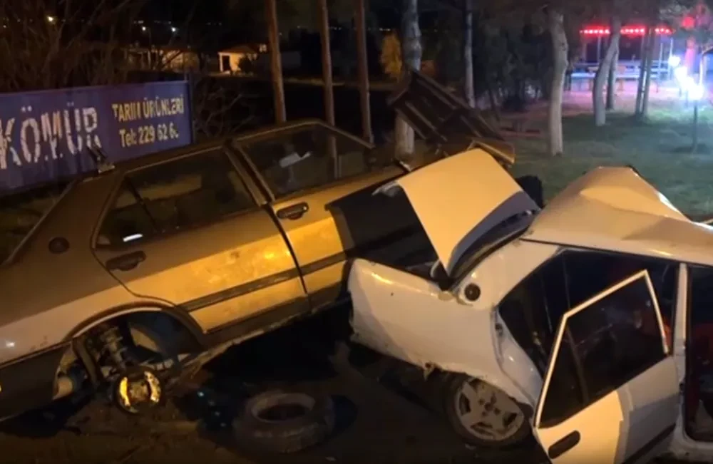 Aksaray Ankara Karayolunda Meydana Gelen Kazada 6 Kişi Yaralandı